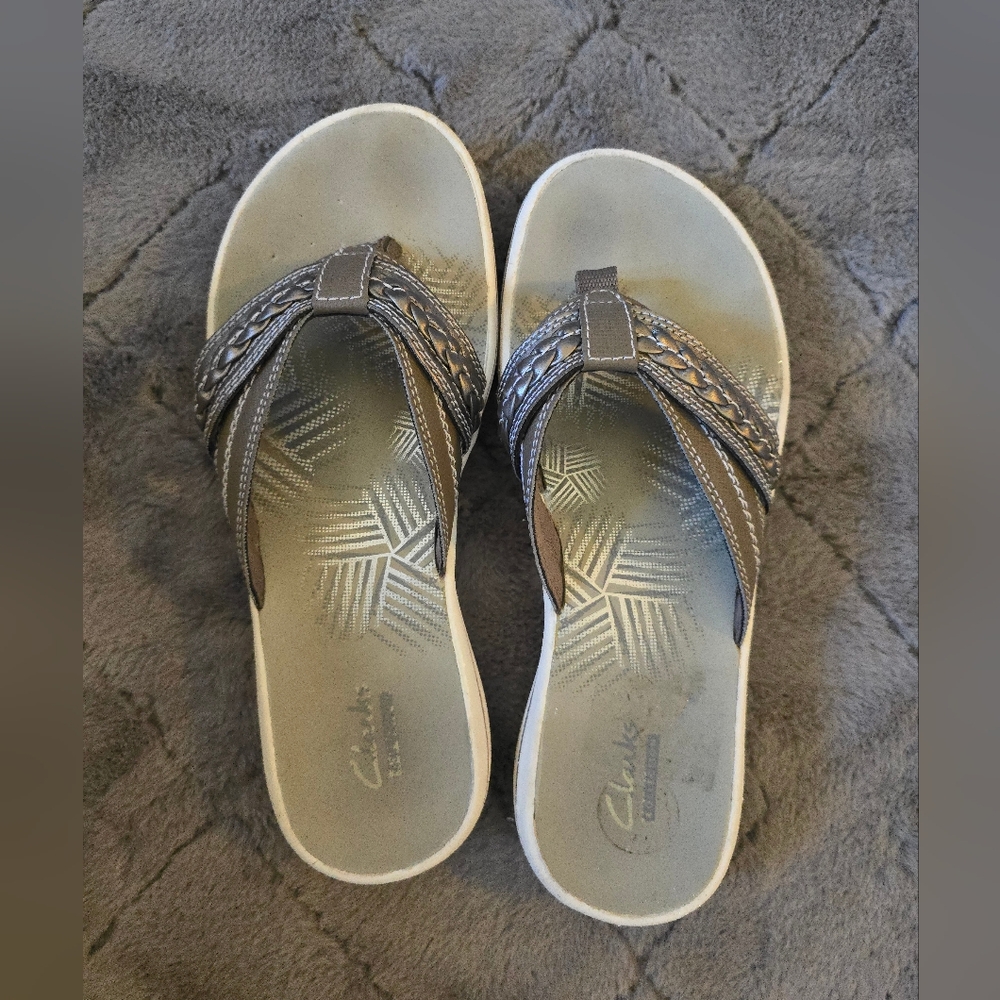 Clarks Collection Flip Flops